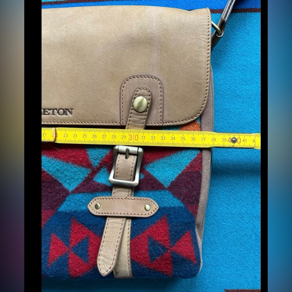Pendleton Canvas Crossbody Bag. - Picture 4 of 12